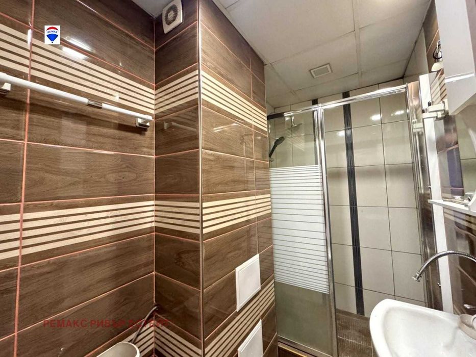 Тристаен апартамент за продажба кв. Родина 1, гр. Русе