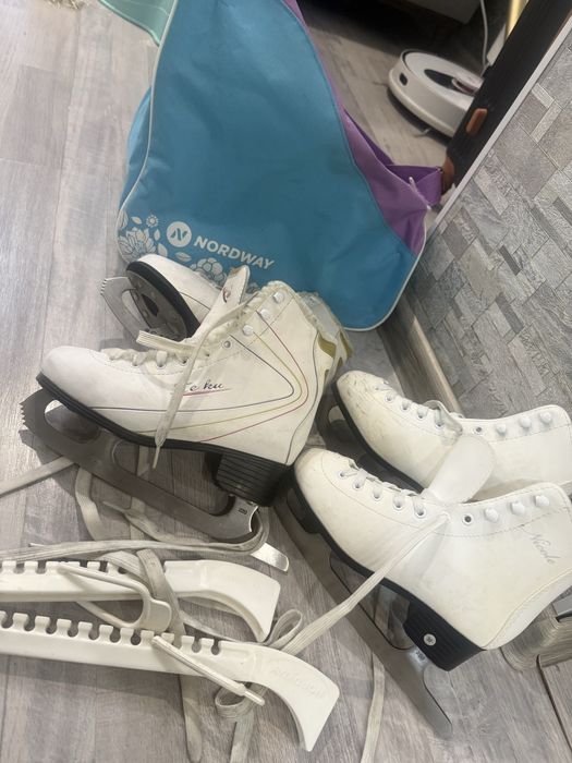 Продам коньки 32,35 размера