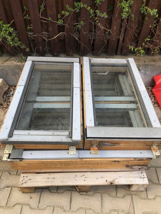 Ferestre mansarda FAKRO FTS-V 55/98 utilizate