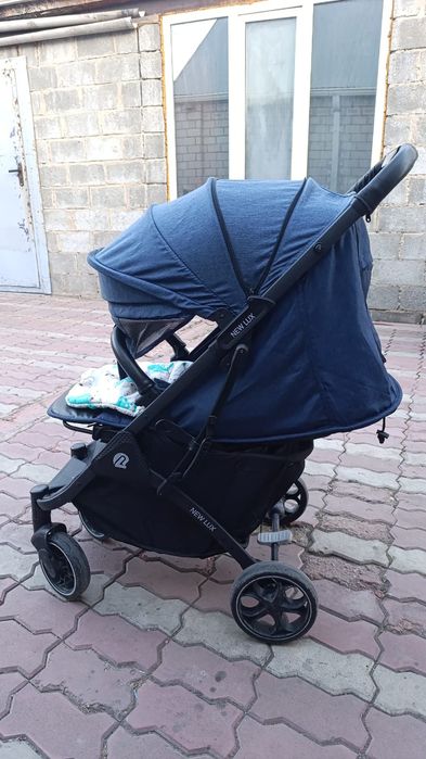 Продам прогулочную коляску