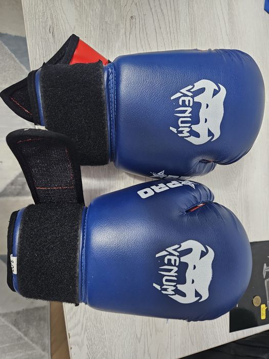 Продаю боксерские перчатки