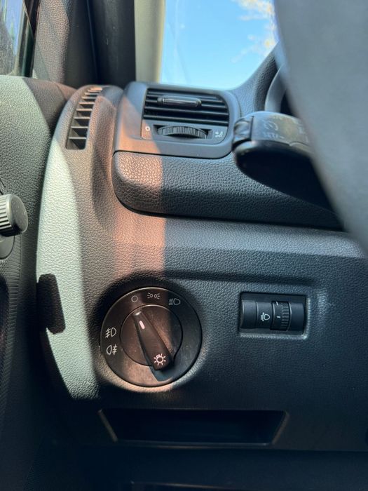 Vând SKODA FABIA COMBI 2011,  MOTOR 1.2 BENZINĂ  Al doilea proprietar celălalt din Germania adusă în România in 2021 ITP VALABIL DECEMBRIE