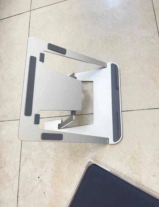 Metallic Stand for laptop, ipad and tablet