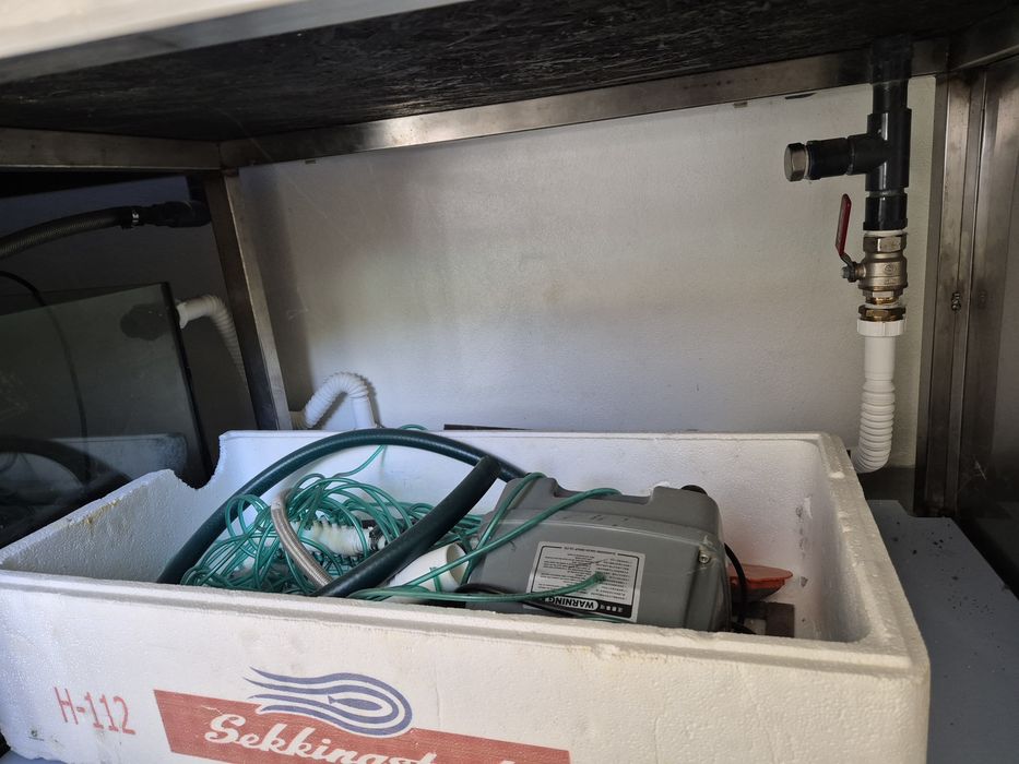 Acvariu inox profesional, 1000 litri, cu recirculare