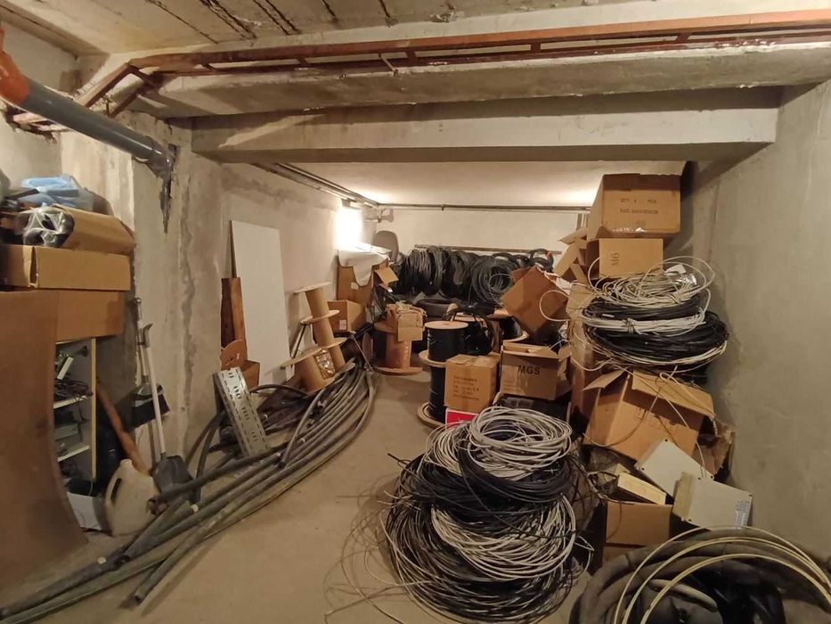 Тристаен апартамент с гараж