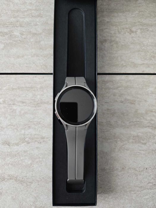 Продам часы Самсунг Galaxy Watch 5 Pro 45mm.