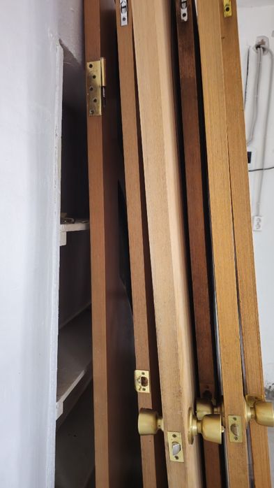 Продам двери б/у