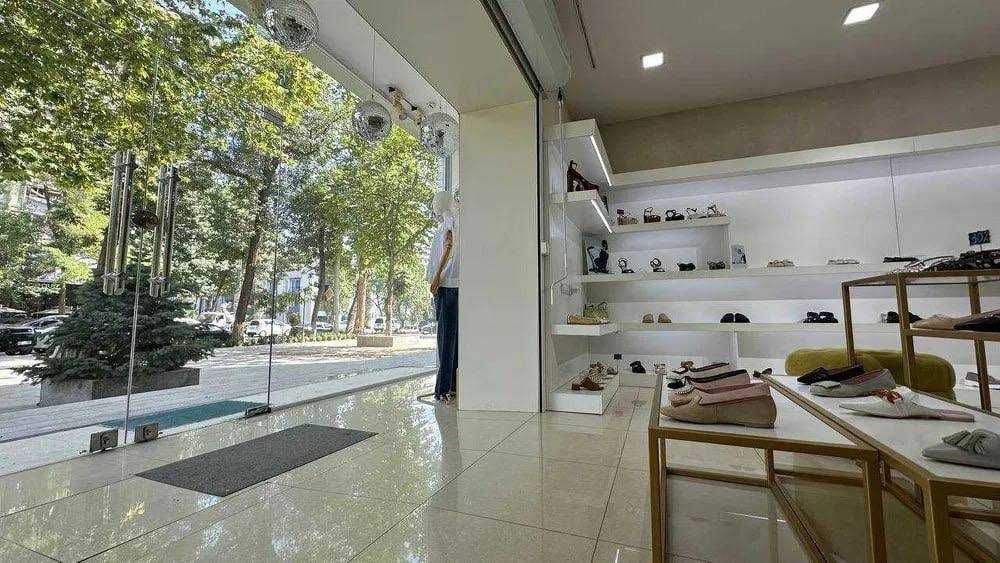 Аренда помещения, Ц-1 Садыка Азимова 110 кв.м и 250 кв.м