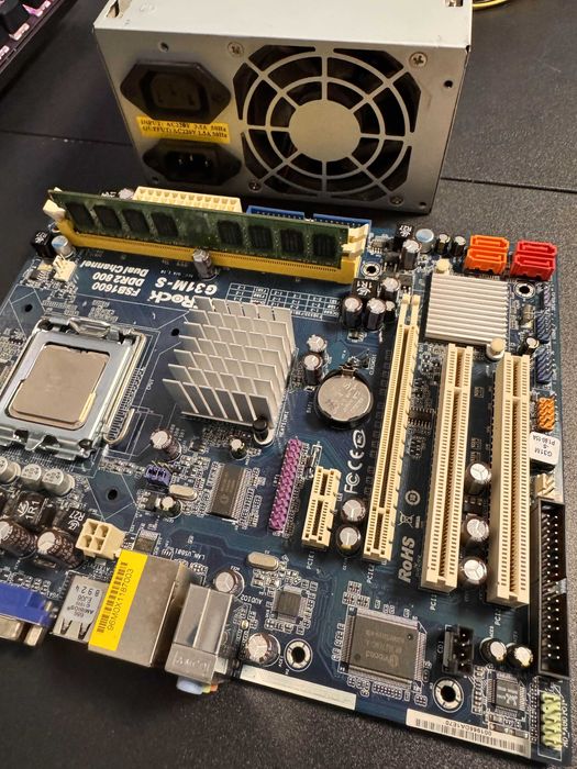 Комплект ASRock G31M-S + Intel Celeron E1500 + 2GB DDR2 + 400W PSU