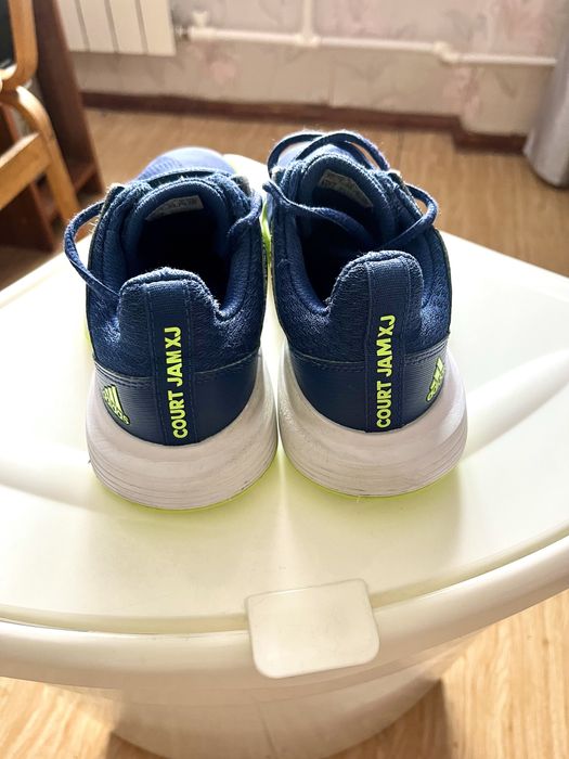 Кроссовки теннисные