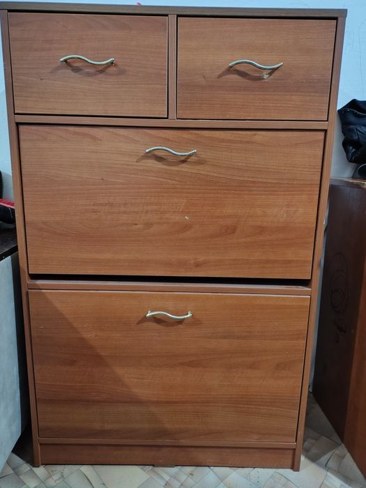 Продам Обувницу.