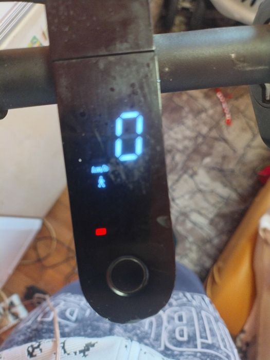 Trotinetă electrică fara încărcător!