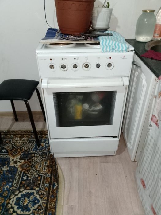 Продам на запчасти элетроплитку