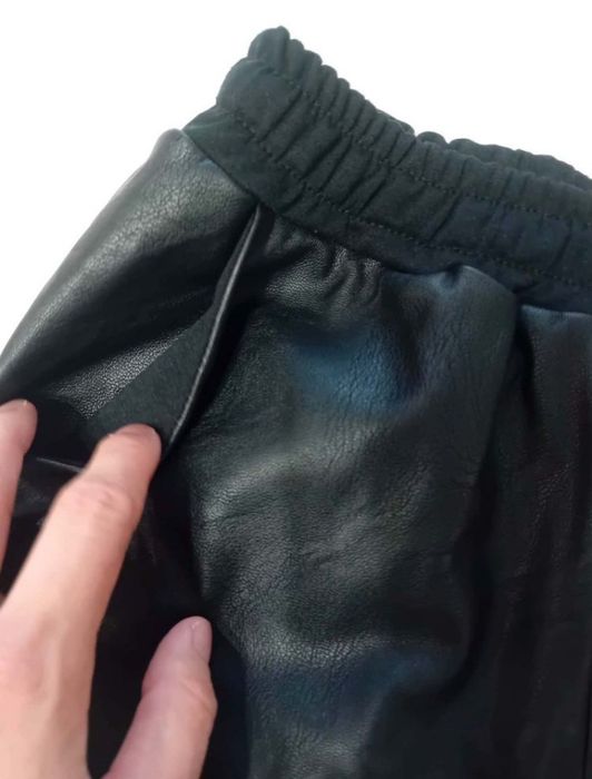 Pantaloni imitatie L