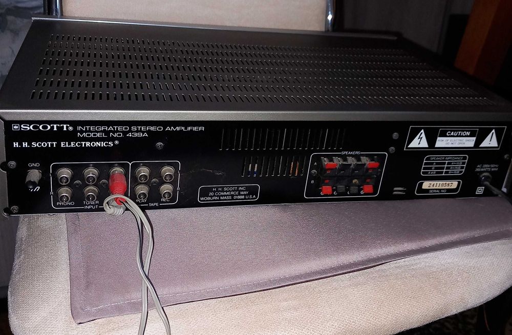 стерео усилвател HH Scott 459A