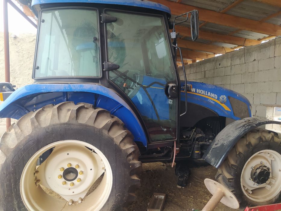 Трактор нев холанд ТТ4--80 сотилади срочно