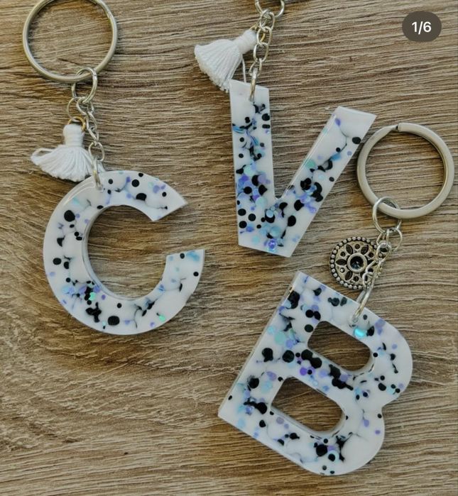 Ключодържатели от епоксидна смола.