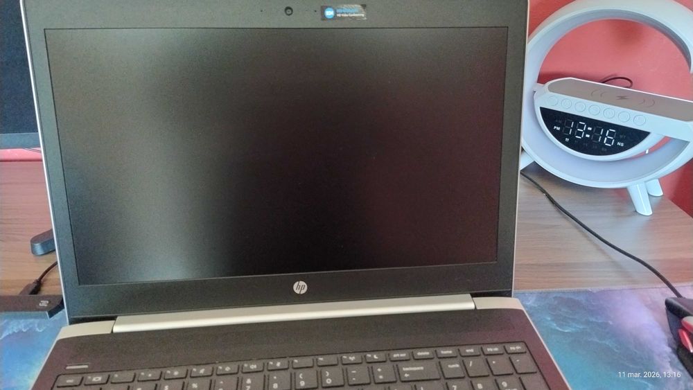 Laptop HP probook i5 Gen 8 16gb RAM ssd 256 hard 1 TB arată țiplă
