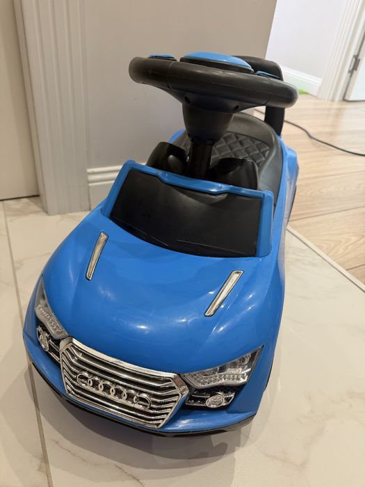 Продам детскую машинку