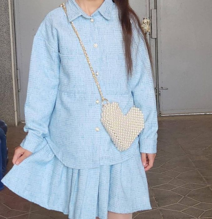 Продаётся  сумочки из  жемчуга и акриловых бусины