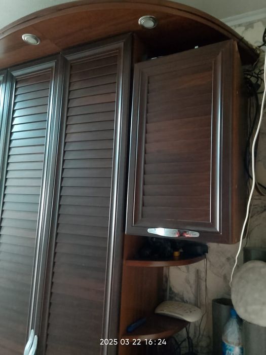 Продаётся прихожая