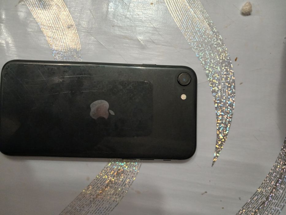 Продам Iphone Se