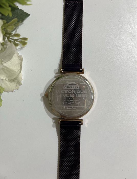 Ceas Slazenger auriu mov