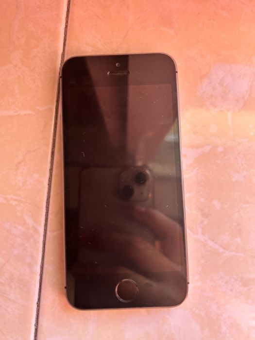 Vand telefon iphone SE