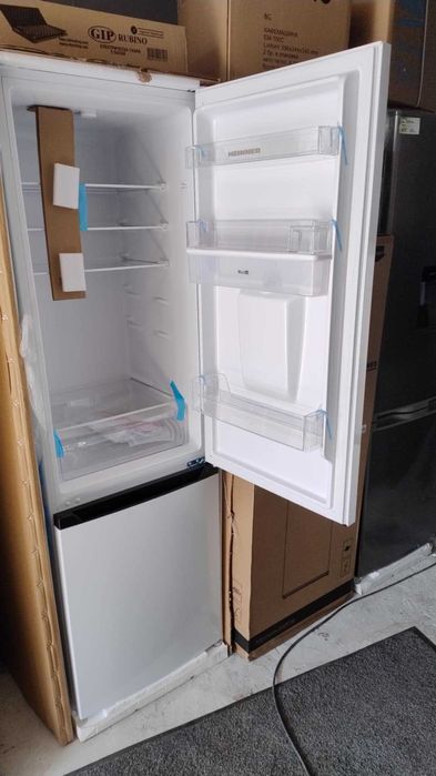 Комбиниран Хладилник с долен фризер диспенсър за вода Heinner 180 см