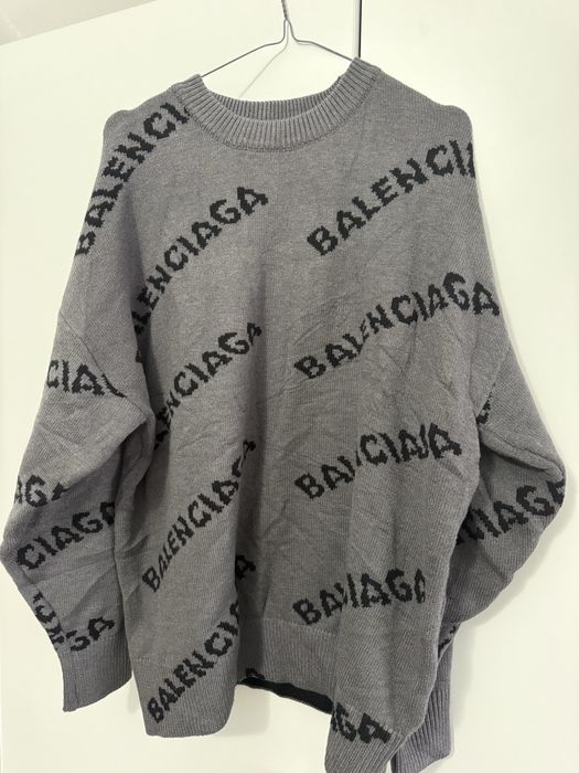 Pulovar Balenciaga