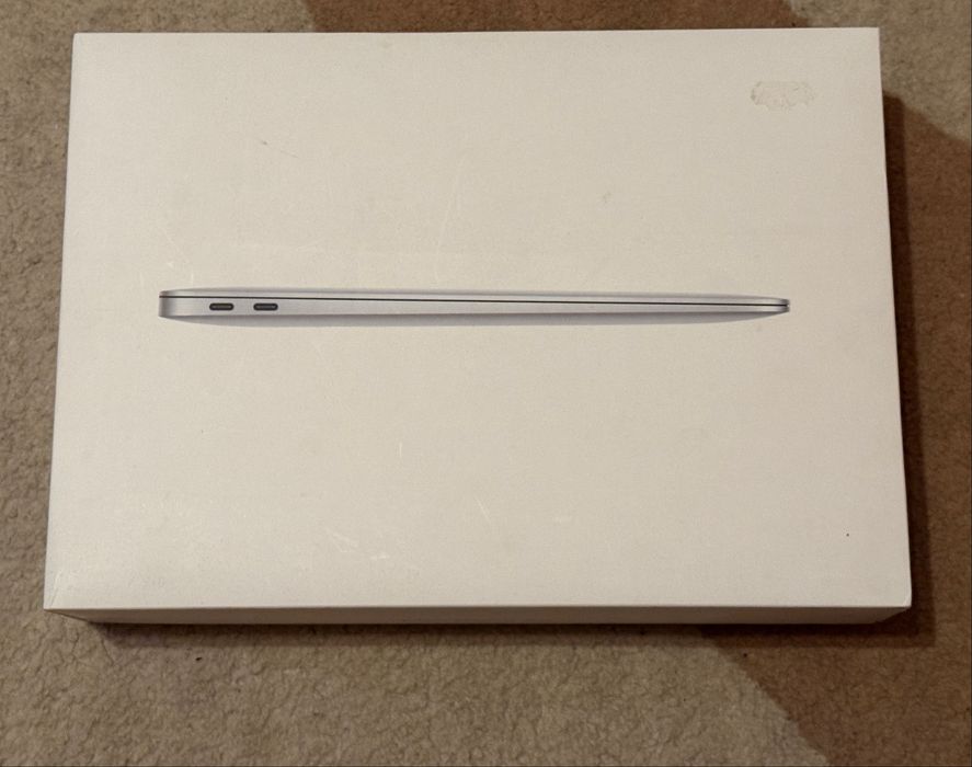 MacBook Air M1 13 inch 8/256