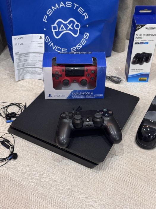 PlayStation 4 Slim 1TB + 2 геймпада
