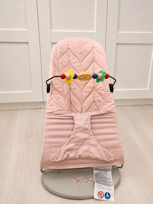 Balansoar BabyBjörn Bliss + jucărie, garanție până în Octombrie 2027