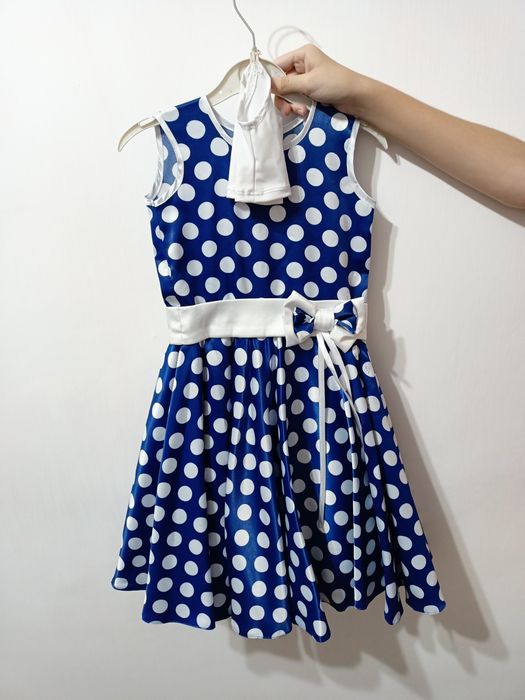 Продам нарядные платья