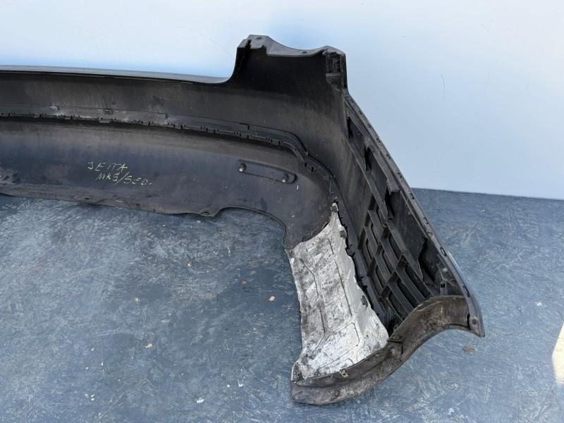 Bara spate Volkswagen Jetta 5