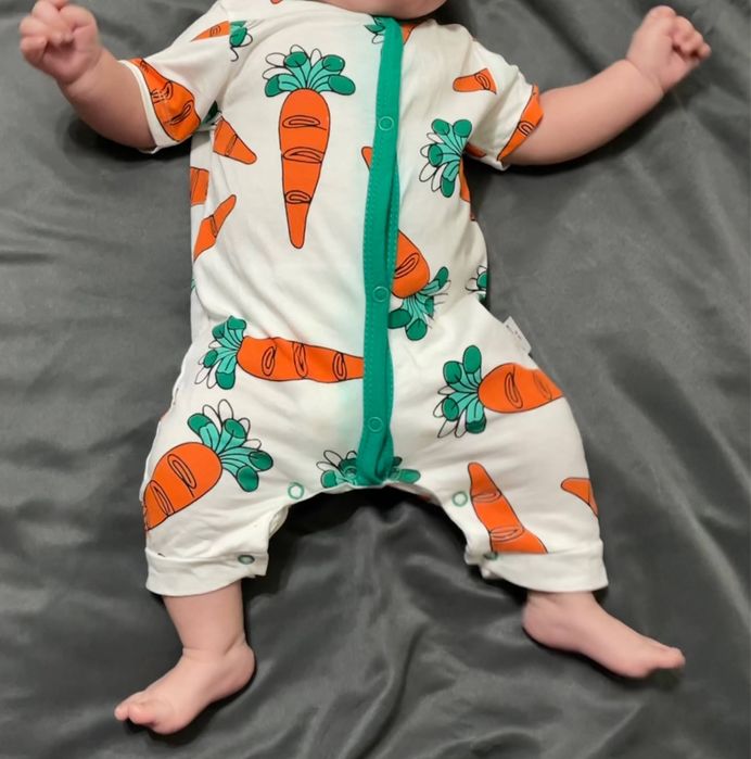 Отдам даром одежду для малышей