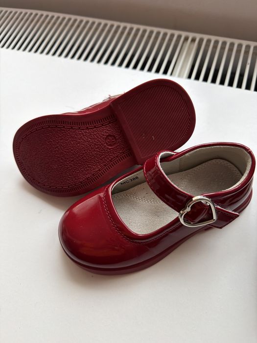 Adidasi fete marimea 24