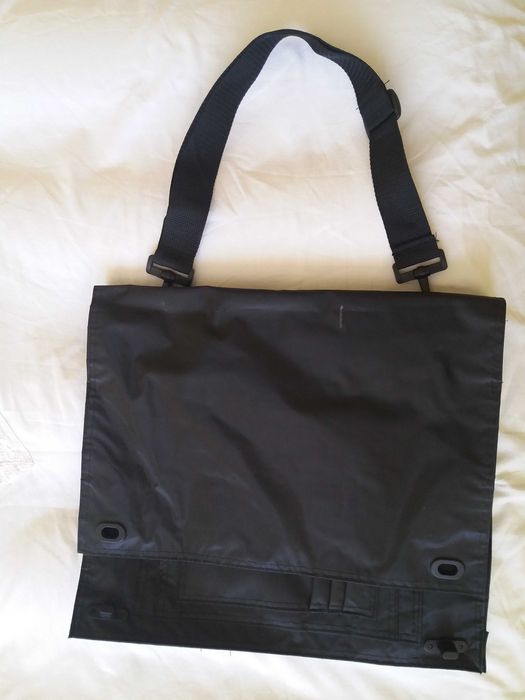 Чанта лека за документи и лаптоп с къса и дълга дръжка