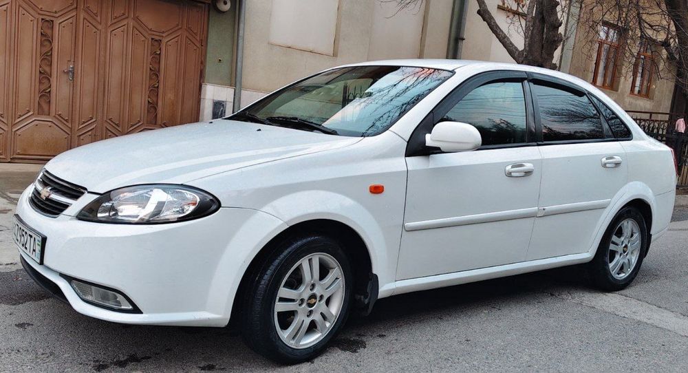 Продаю не срочно автомобиль Лачетти в хорошем состоянии