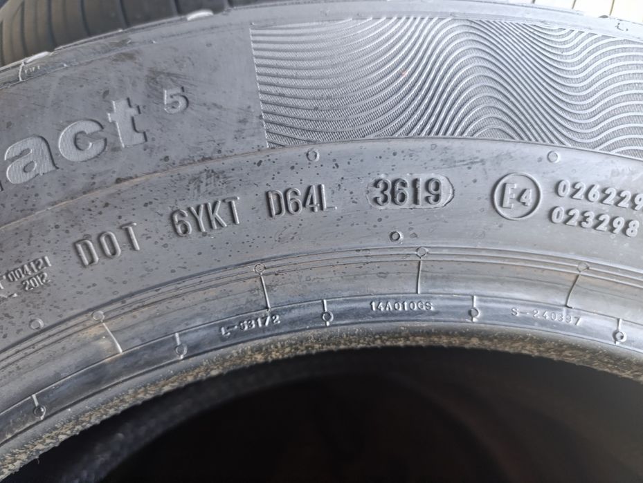 O anvelopă de vara 215 60 17 Continental