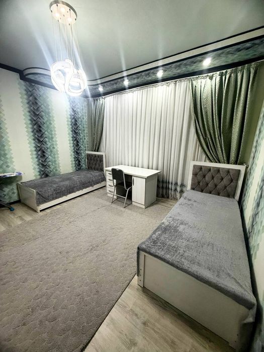 Яккасарой , Kosmonavtlar” –метроси якинида жойлашган янги уй
Кенг ошхо