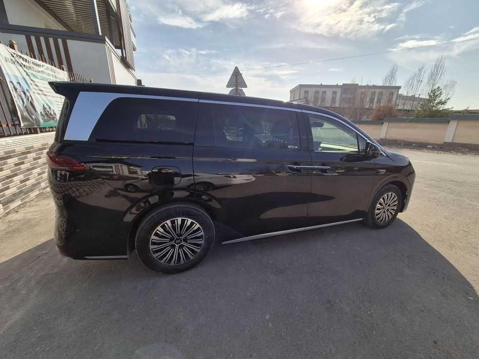 BYD XIA MPV 2025 йил сотилади.