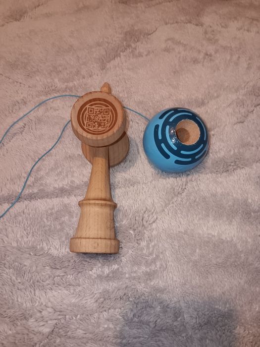 Vând kendama sweets