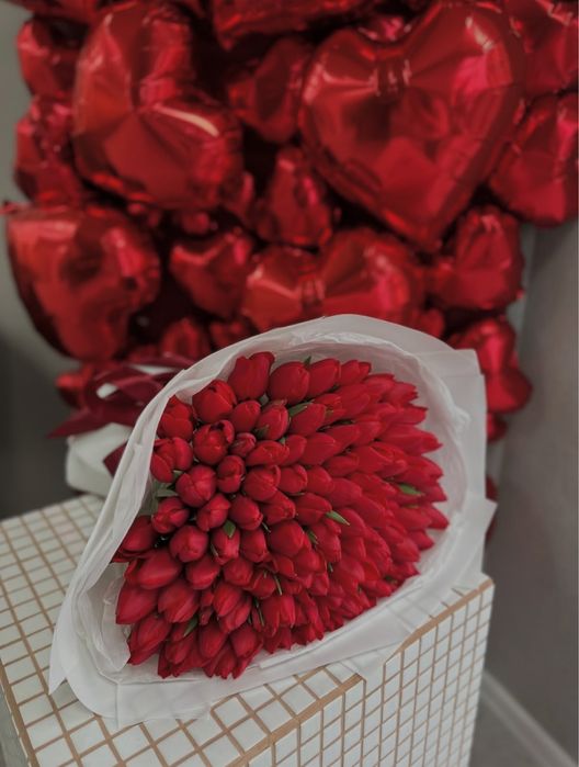 Тюльпаны на 8-марта