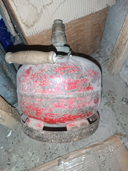 Газ баллон малинкий