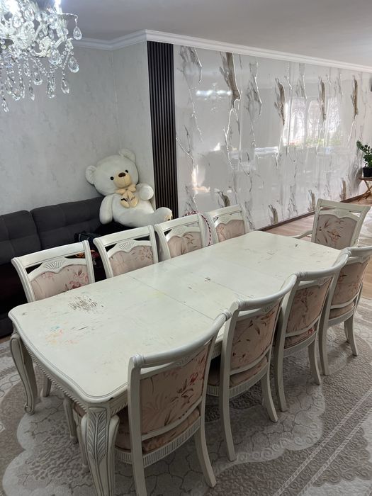 Продам стол со стульями в зал