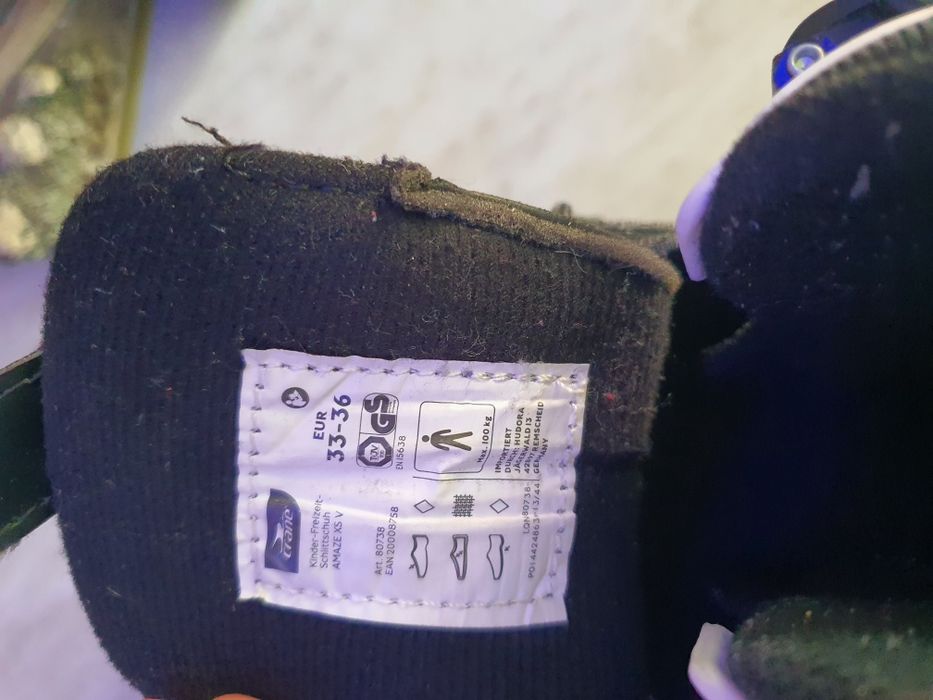 Vând patine reglabile