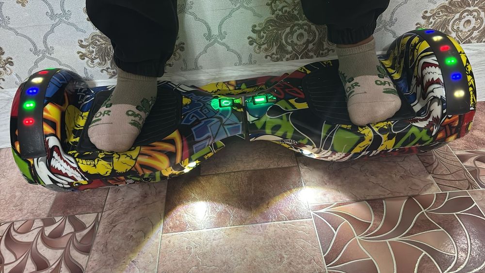 Разноцветный Гироскутер сатылады.