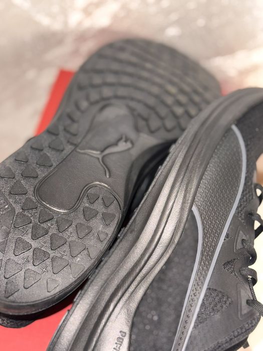 Продавам оригинални мъжки маратонки  'puma '