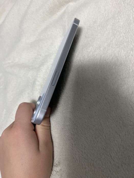 Продавам iphone 15 нов/гаранция